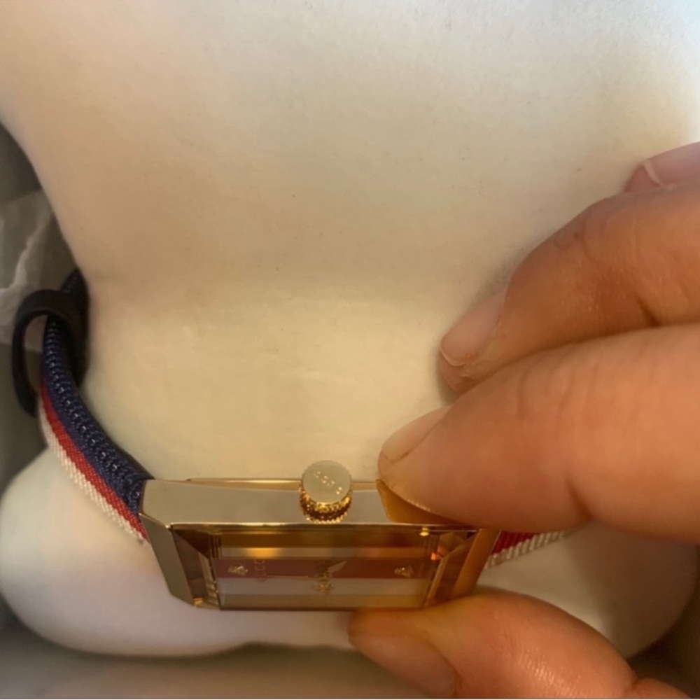 Gucci G- Frame Logo Red White Blue Watch YA147405 - Picture 15 of 15